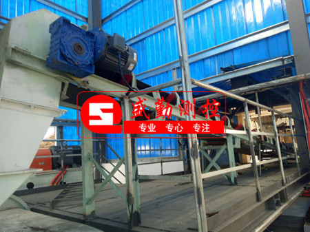 傾斜定量給料機是針對有角度的輸送工藝現場，同